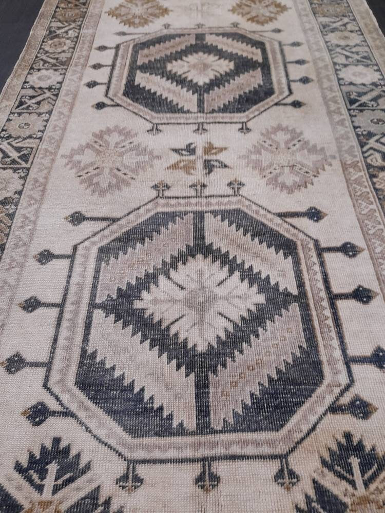 Beige Turkish Runner Rug 4' 7" x 13' 1" Hand-Knotted pattern