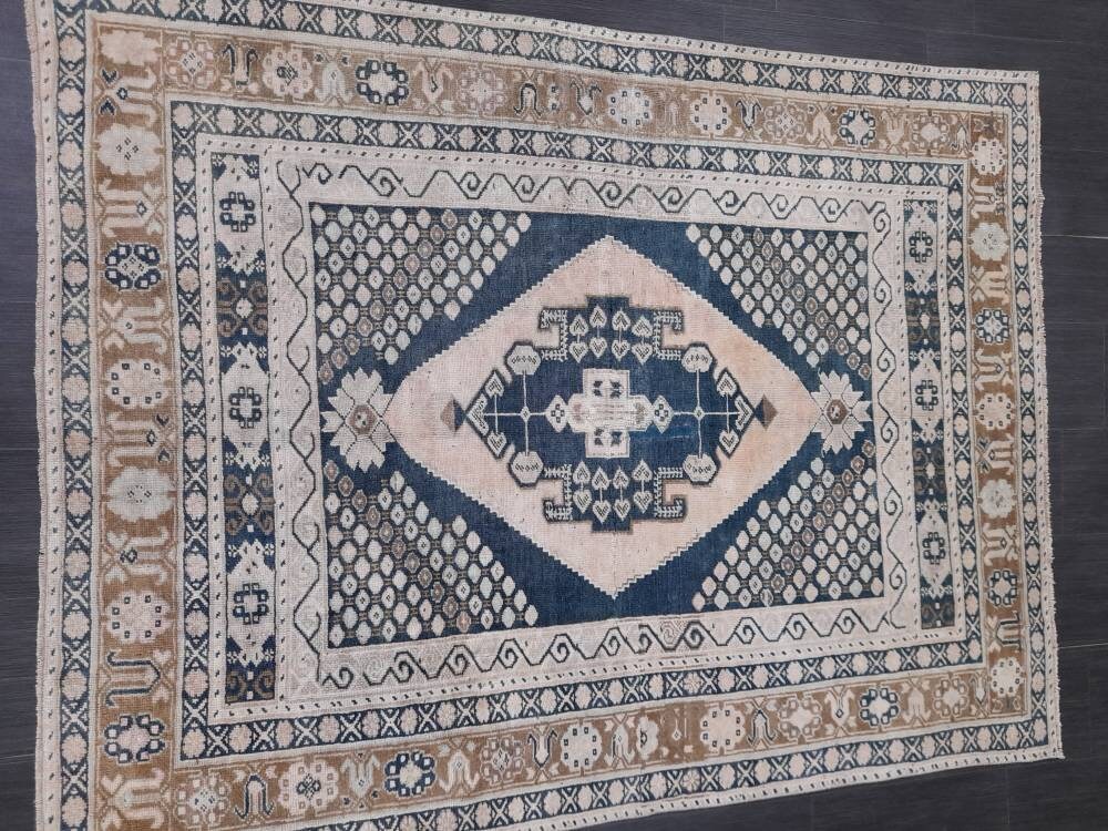 Beige Turkish Oushak Rug 5' 2" x 6' 10" Hand-Knotted texture