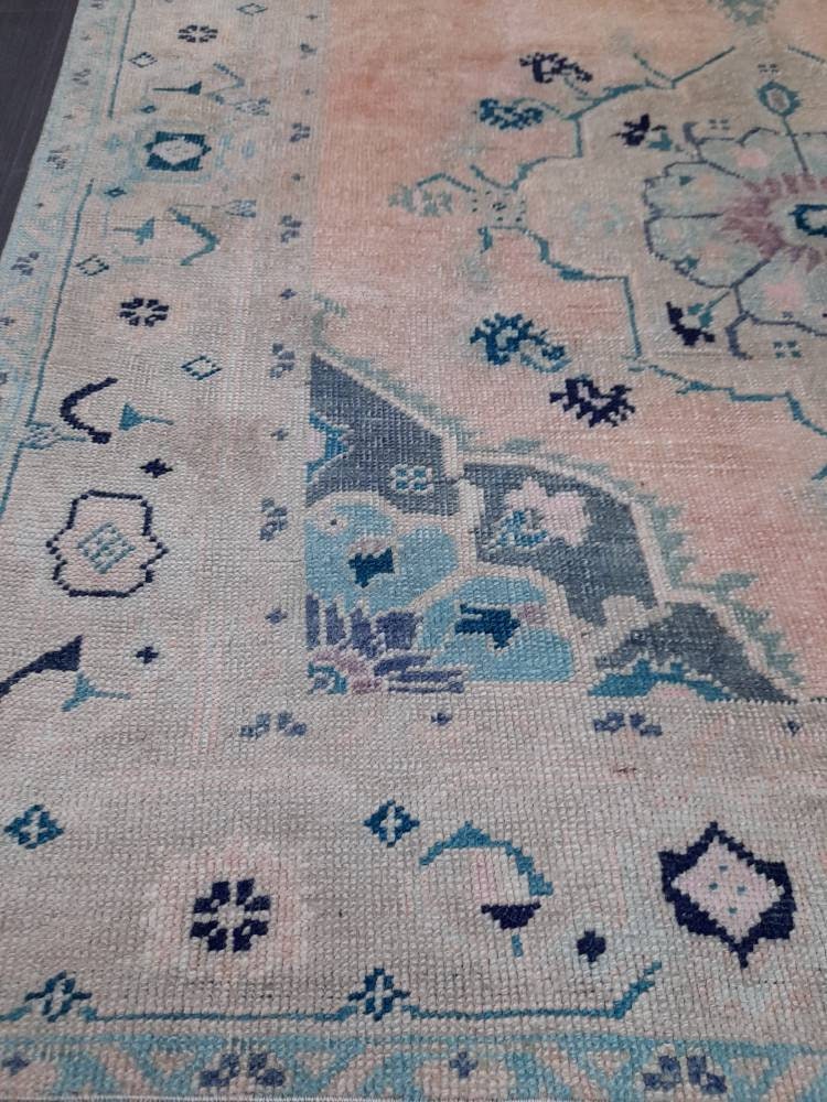 Beige Turkish Runner Rug 5' x 10' Hand-Knotted detail