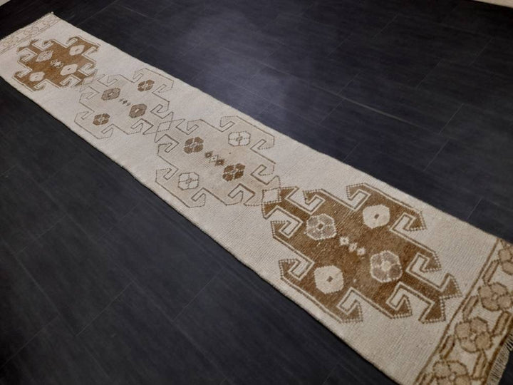 Turkish Runner Rug 1' 10" x 10' 6" Hand-Knotted detail