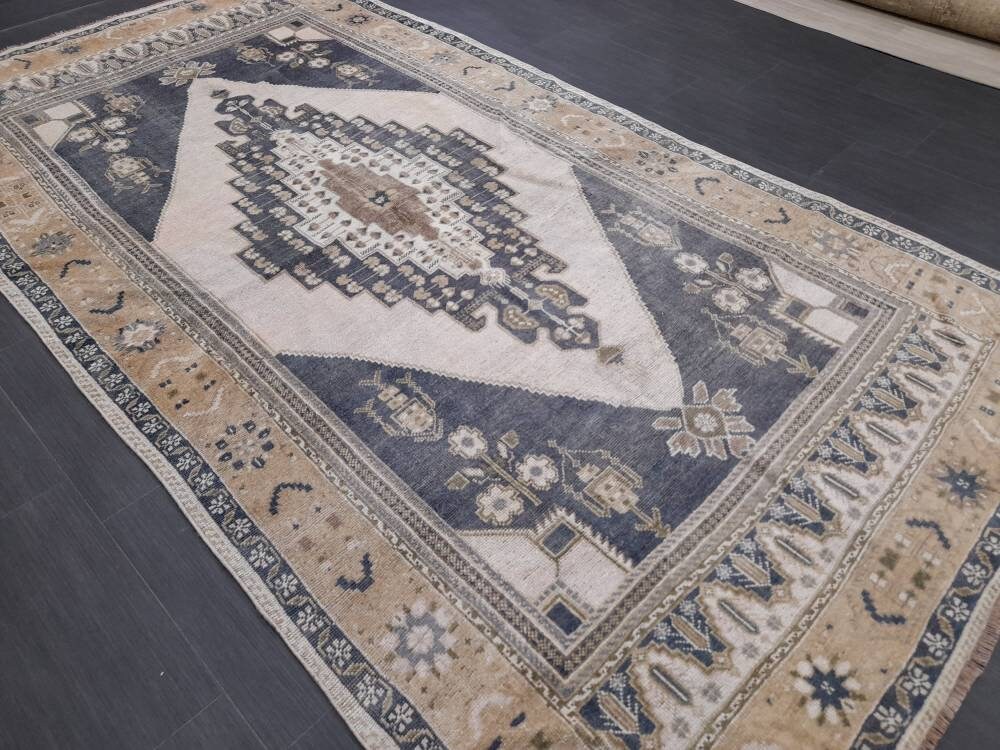 Beige Turkish Runner Rug 5' x 9' 4" Hand-Knotted