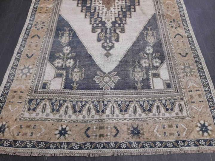 Beige Turkish Runner Rug 5' x 9' 4" Hand-Knotted view 9