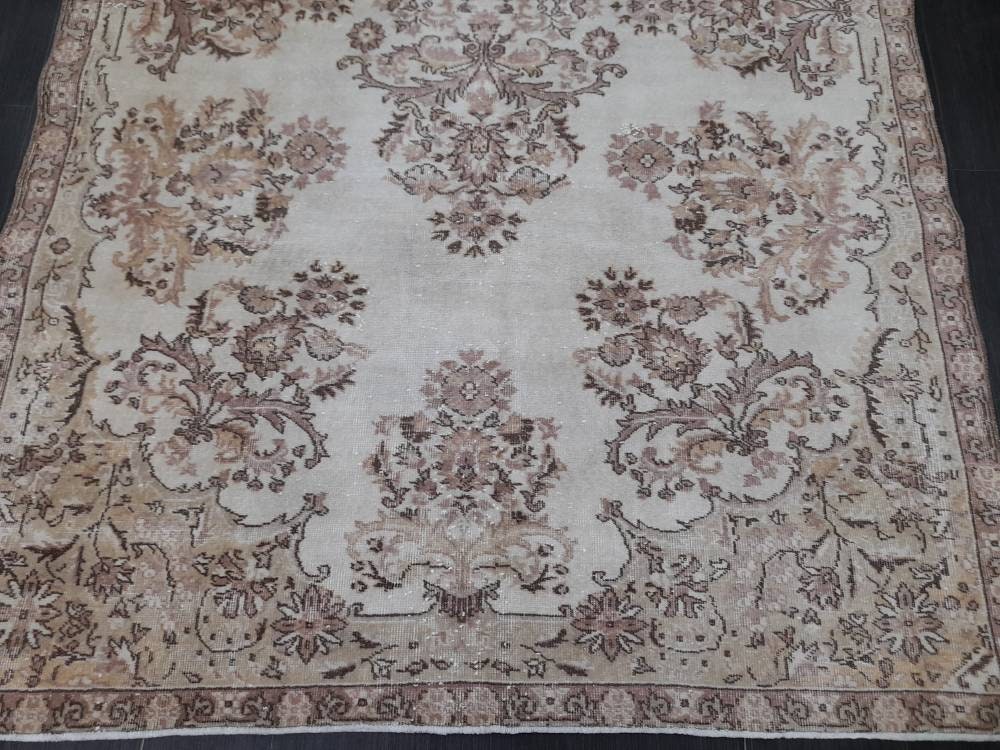Beige Turkish Runner Rug 6' 2" x 9' 9" Hand-Knotted close-up