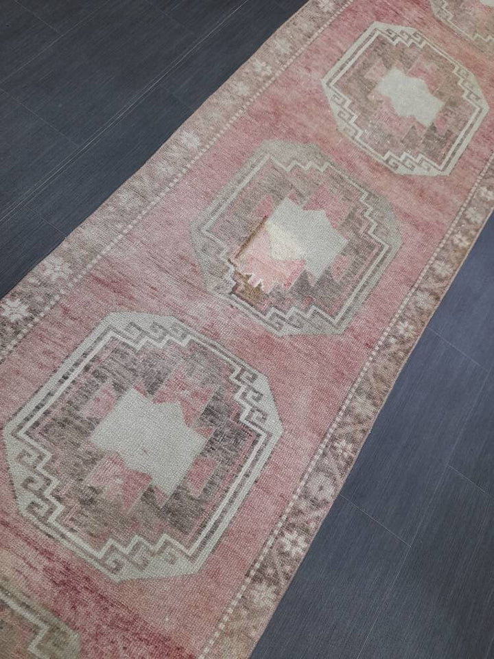 Beige Turkish Runner Rug 2' 9" x 10' 10" Hand-Knotted texture