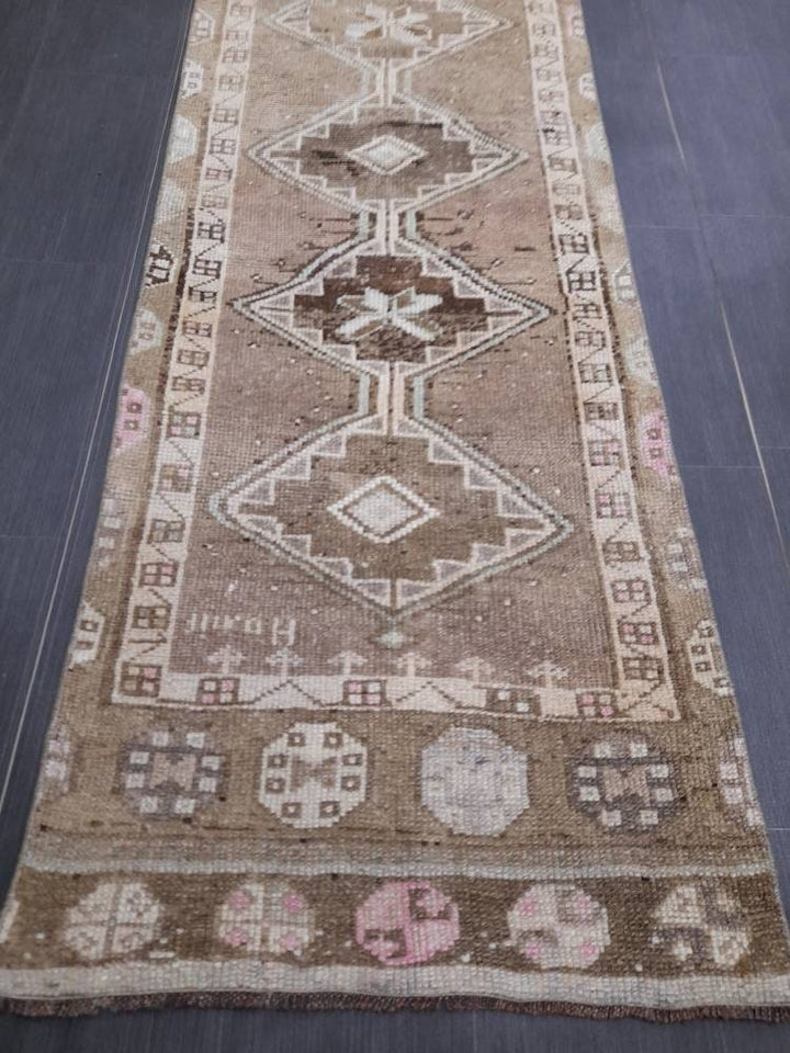 Beige Turkish Runner Rug 2' 8" x 13' 5" Hand-Knotted detail