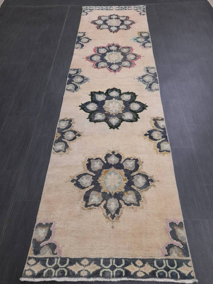 Beige Turkish Runner Rug 2' 8" x 10' 4" Hand-Knotted border