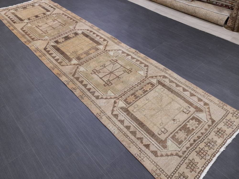 Beige Turkish Runner Rug 2' 8" x 10' 8" Hand-Knotted