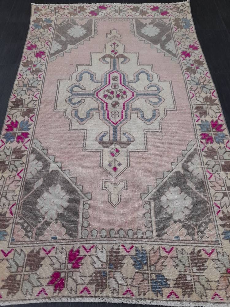Beige Turkish Oushak Rug 4' 1" x 6' 10" Hand-Knotted detail