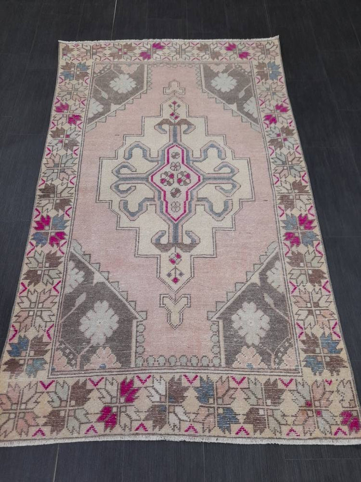 Beige Turkish Oushak Rug 4' 1" x 6' 10" Hand-Knotted field