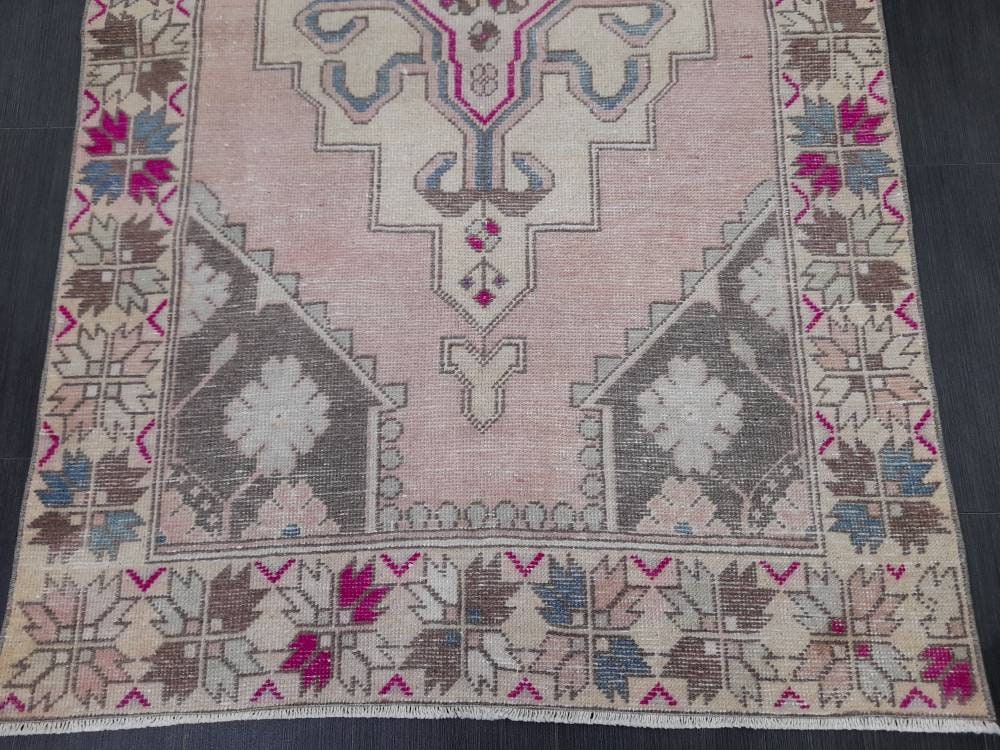 Beige Turkish Oushak Rug 4' 1" x 6' 10" Hand-Knotted reverse