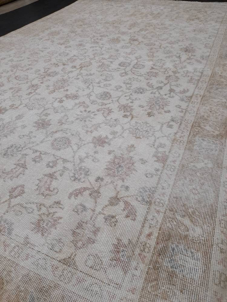 Beige Turkish Oushak Rug 6' 3" x 10' 2" Hand-Knotted border