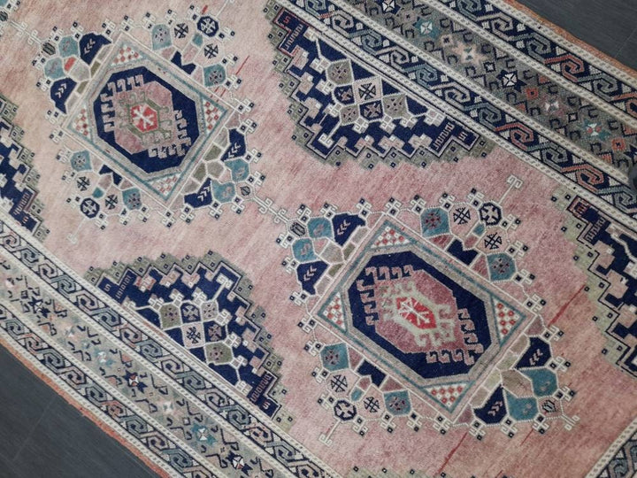 Turkish Runner Rug 5' x 11' 4" Hand-Knotted texture