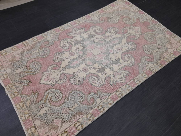 Red Turkish Vintage Rug 4' 2" x 7' Hand-Knotted close-up