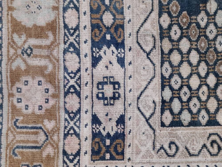 Beige Turkish Oushak Rug 5' 2" x 6' 10" Hand-Knotted close-up