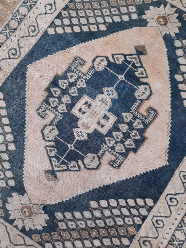 Beige Turkish Oushak Rug 5' 2" x 6' 10" Hand-Knotted border