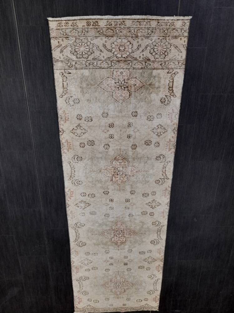 Beige Turkish Runner Rug 2' 9" x 8' 6" Hand-Knotted border