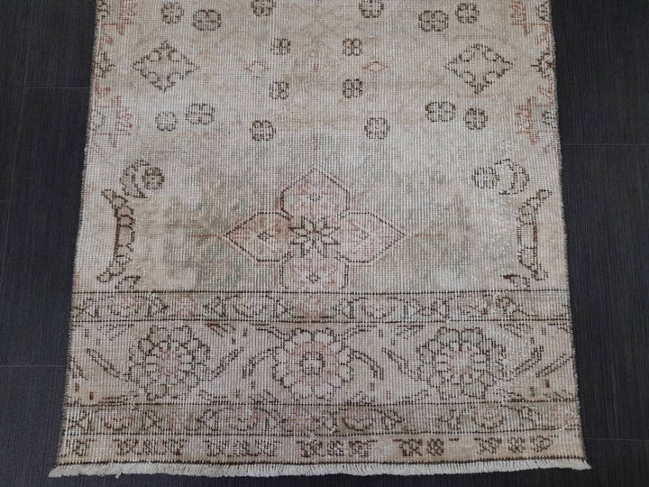 Beige Turkish Runner Rug 2' 9" x 8' 6" Hand-Knotted close-up