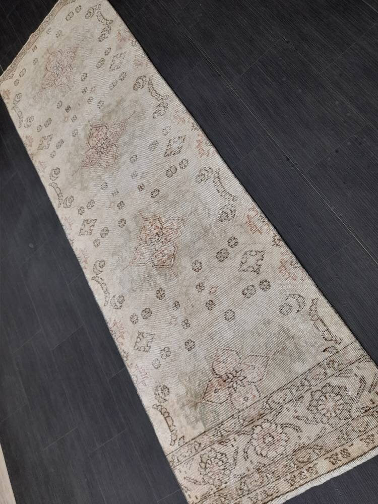 Beige Turkish Runner Rug 2' 9" x 8' 6" Hand-Knotted field