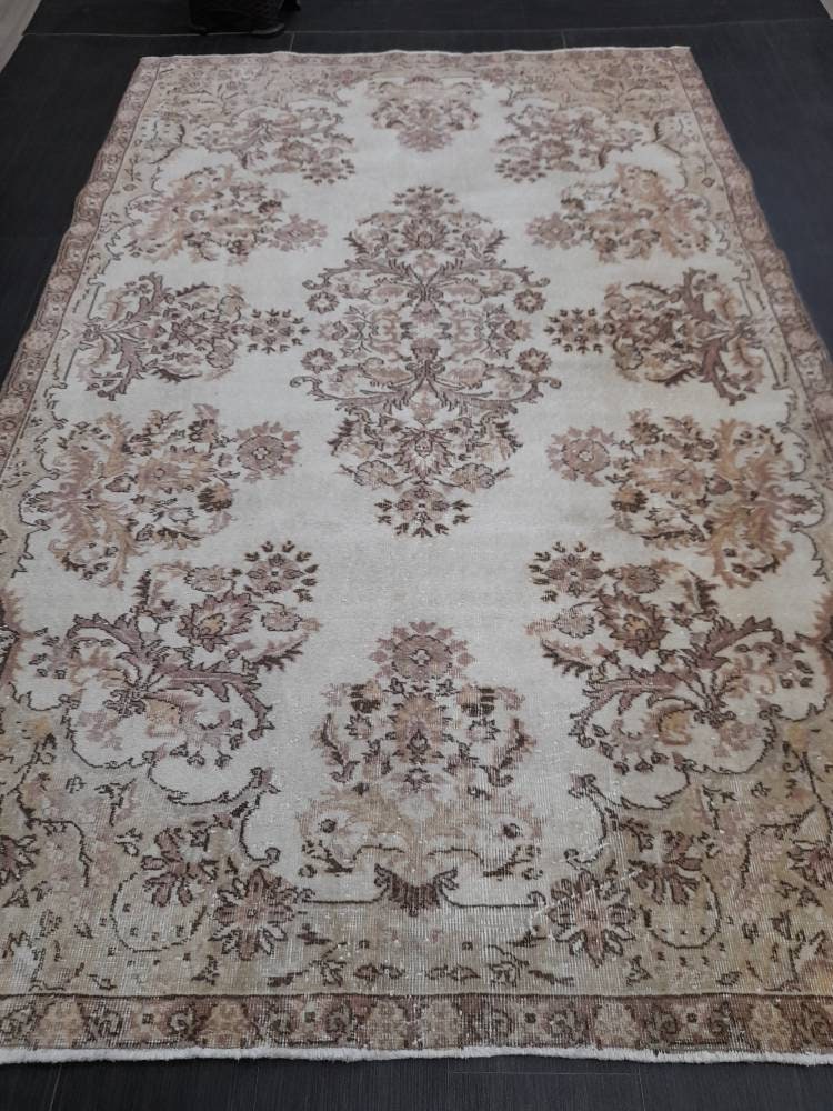 Beige Turkish Runner Rug 6' 2" x 9' 9" Hand-Knotted field