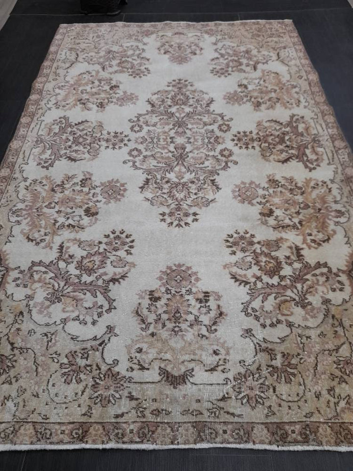 Beige Turkish Runner Rug 6' 2" x 9' 9" Hand-Knotted field