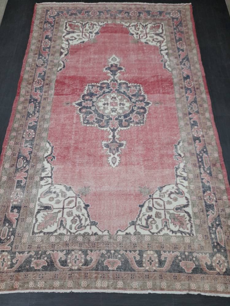 Red Turkish Oushak Rug 6' 8" x 10' 10" Hand-Knotted border