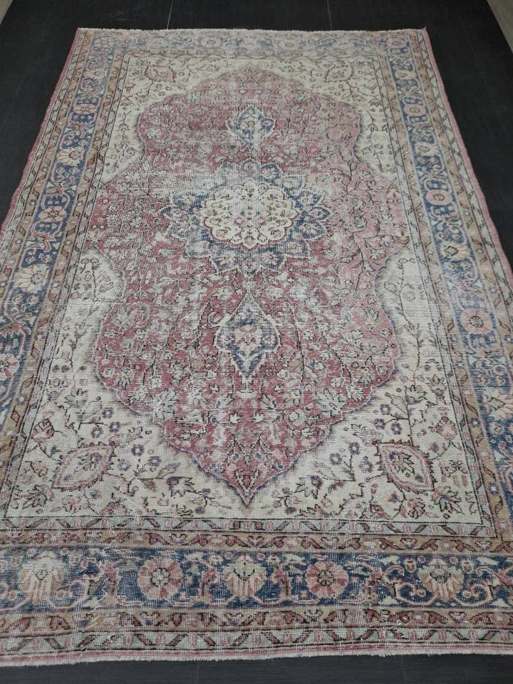 Red Turkish Oushak Rug 6' 7" x 10' 1" Hand-Knotted texture