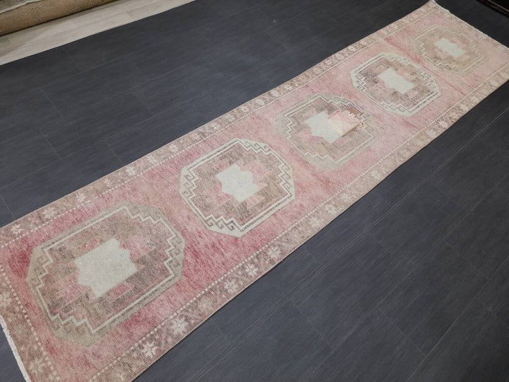 Beige Turkish Runner Rug 2' 9" x 10' 10" Hand-Knotted detail