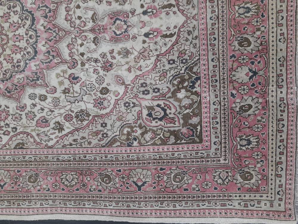 Pink Turkish Oushak Rug 4' 3" x 7' 2" Hand-Knotted border