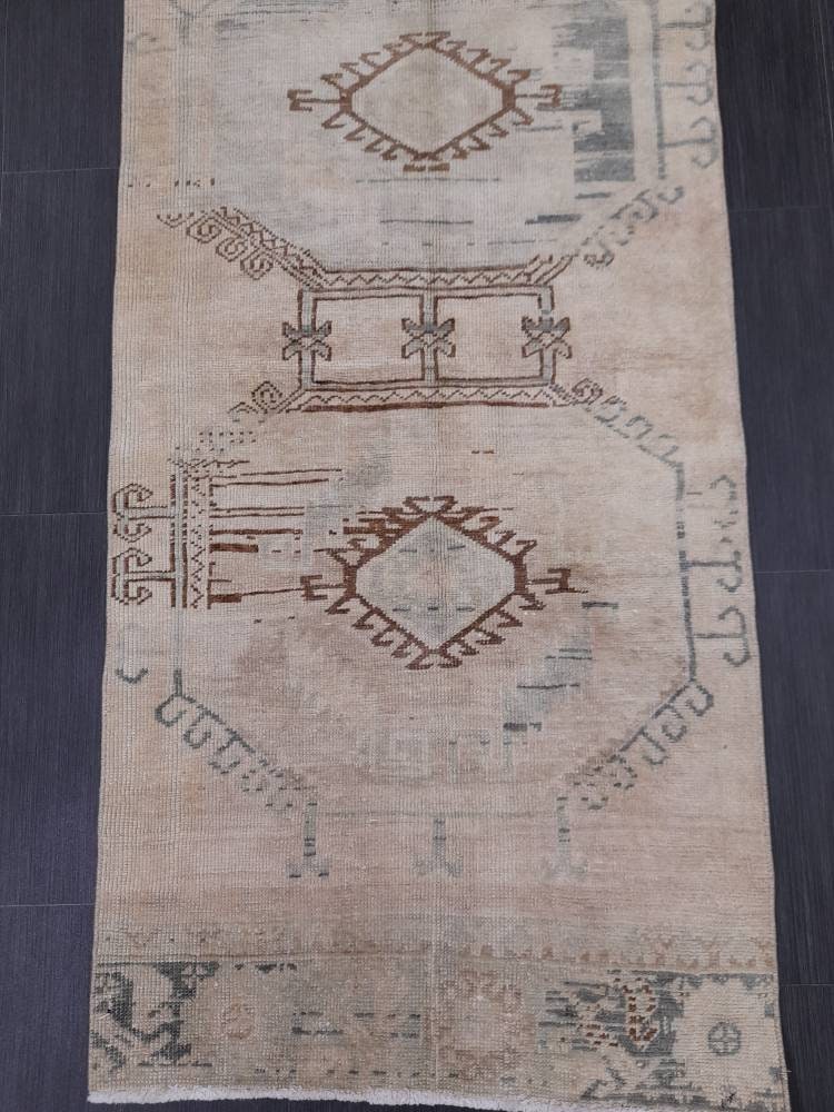 Beige Turkish Runner Rug 2' 9" x 10' Hand-Knotted field