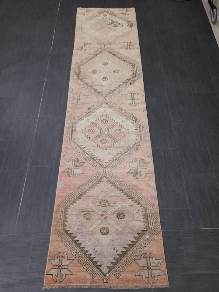 Beige Turkish Runner Rug 2' 6" x 10' 3" Hand-Knotted border