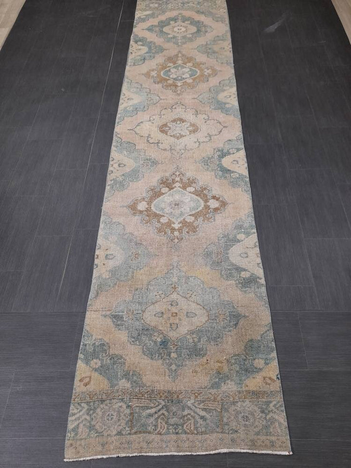 Tan Runner Rug 2' 9" x 12' 2" - No. WR99301