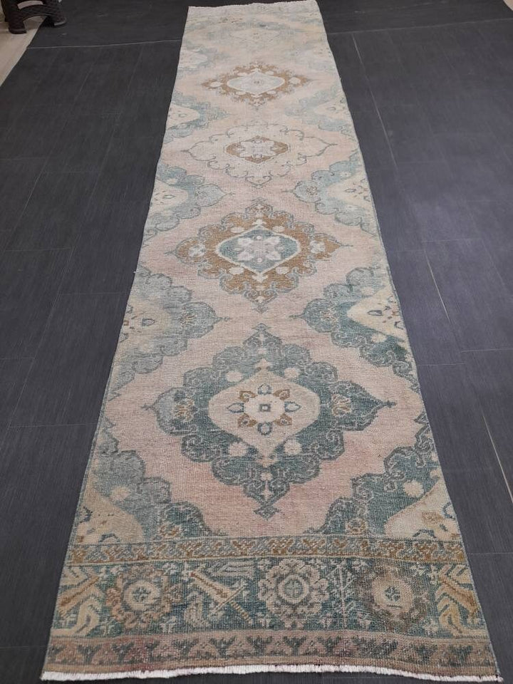 Tan Runner Rug 2' 9" x 12' 2" - No. WR99301