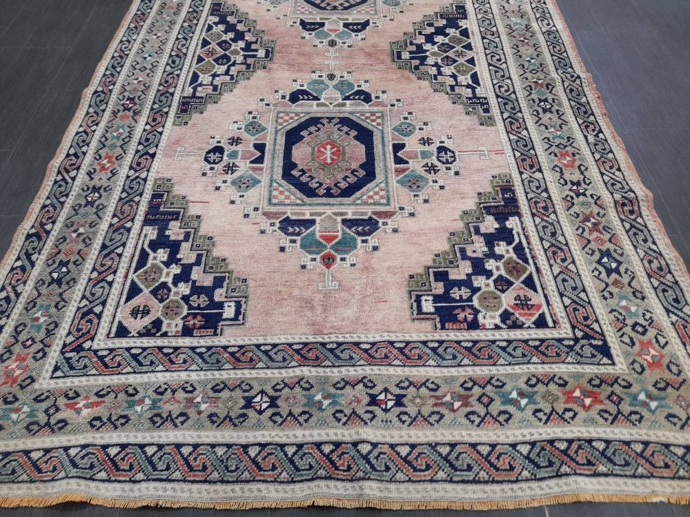 Turkish Runner Rug 5' x 11' 4" Hand-Knotted detail