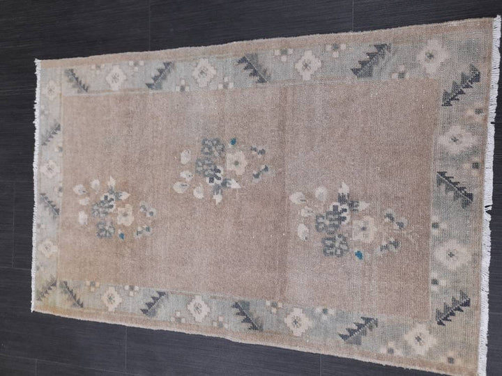 Beige Turkish Runner Rug 2' 3" x 3' 8" Hand-Knotted detail