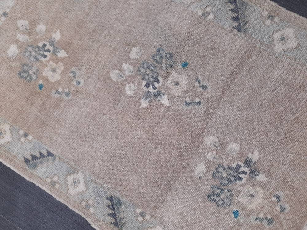 Beige Turkish Runner Rug 2' 3" x 3' 8" Hand-Knotted pattern