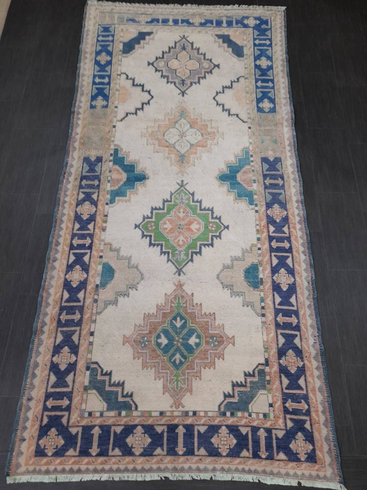 Beige Turkish Runner Rug 4' 11" x 10' 4" Hand-Knotted detail