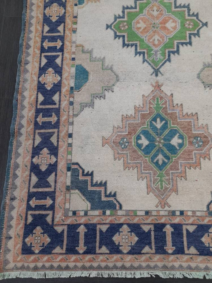 Beige Turkish Runner Rug 4' 11" x 10' 4" Hand-Knotted texture