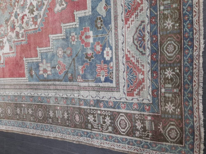 Red Turkish Oushak Rug 6' 6" x 10' 1" Hand-Knotted border
