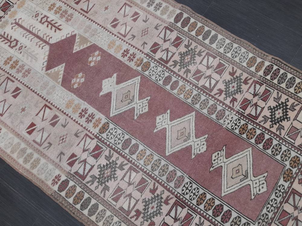 Beige Turkish Oushak Rug 3' 10" x 6' 11" Hand-Knotted pattern