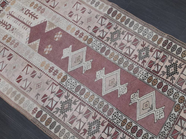 Beige Turkish Oushak Rug 3' 10" x 6' 11" Hand-Knotted pattern