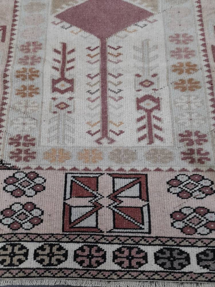 Beige Turkish Oushak Rug 3' 10" x 6' 11" Hand-Knotted close-up