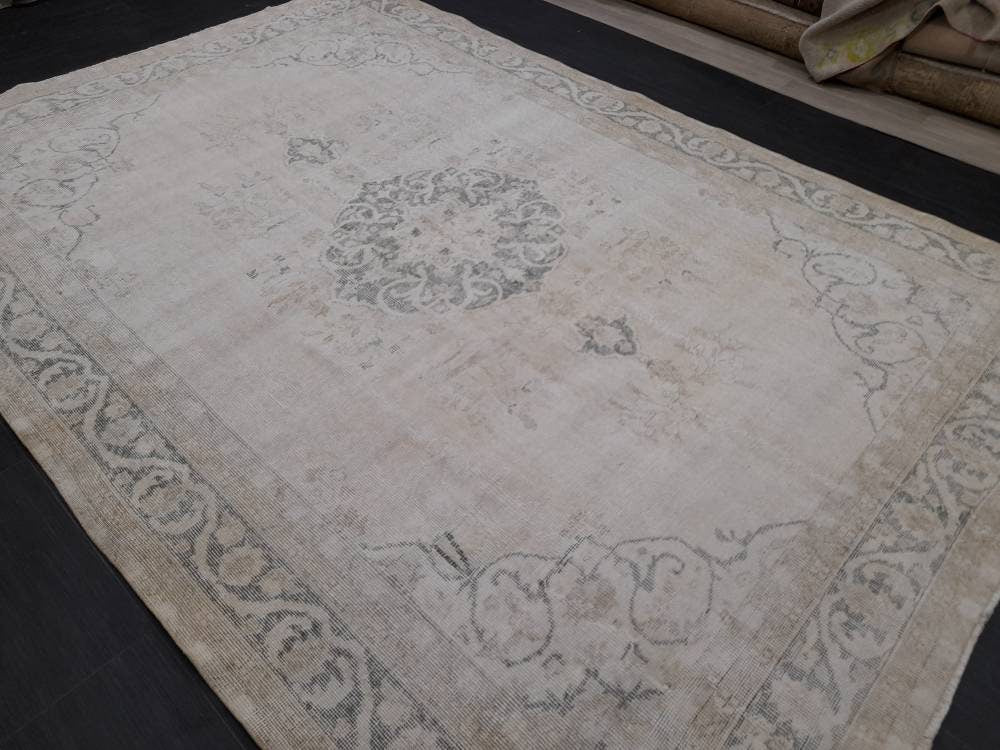 Beige Turkish Runner Rug 6' 9" x 9' 11" Hand-Knotted close-up