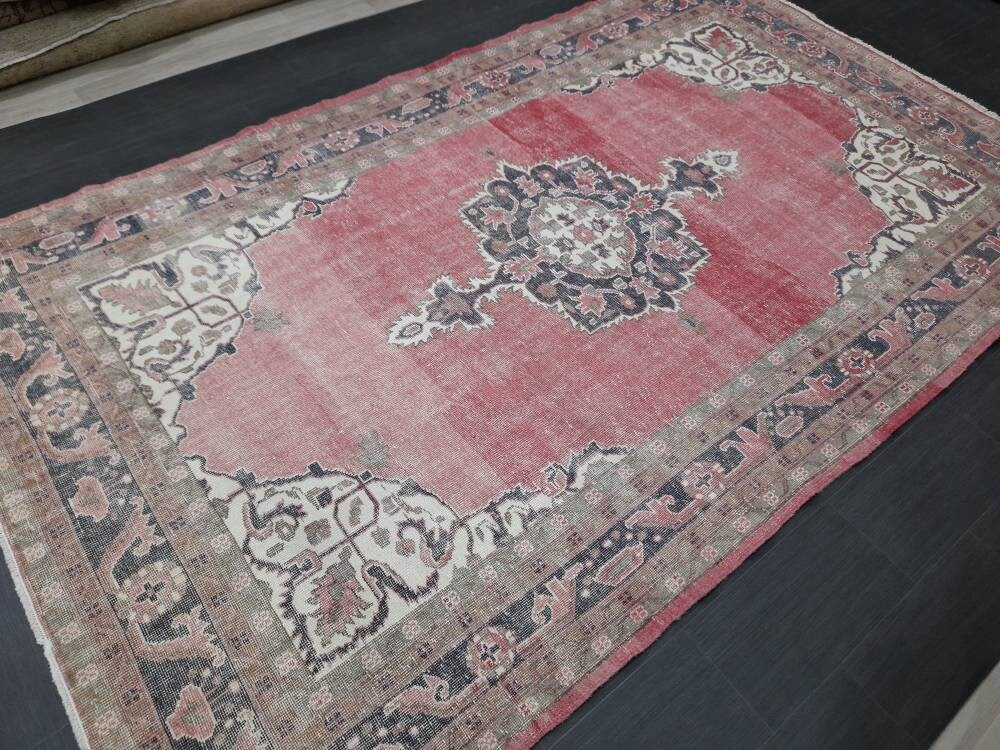 Red Turkish Oushak Rug 6' 8" x 10' 10" Hand-Knotted detail