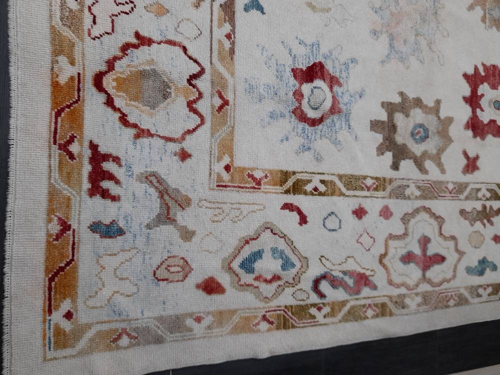 Beige Turkish Runner Rug 9' x 12' Hand-Knotted pattern