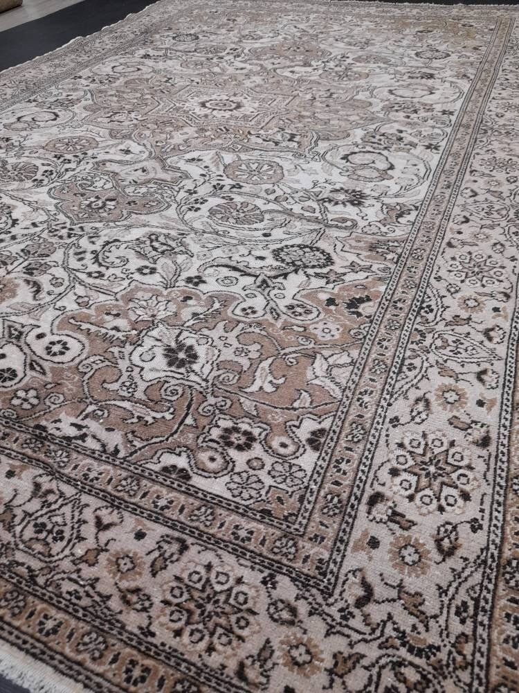 Rust Turkish Oushak Rug 6' 4" x 9' 5" Hand-Knotted pattern