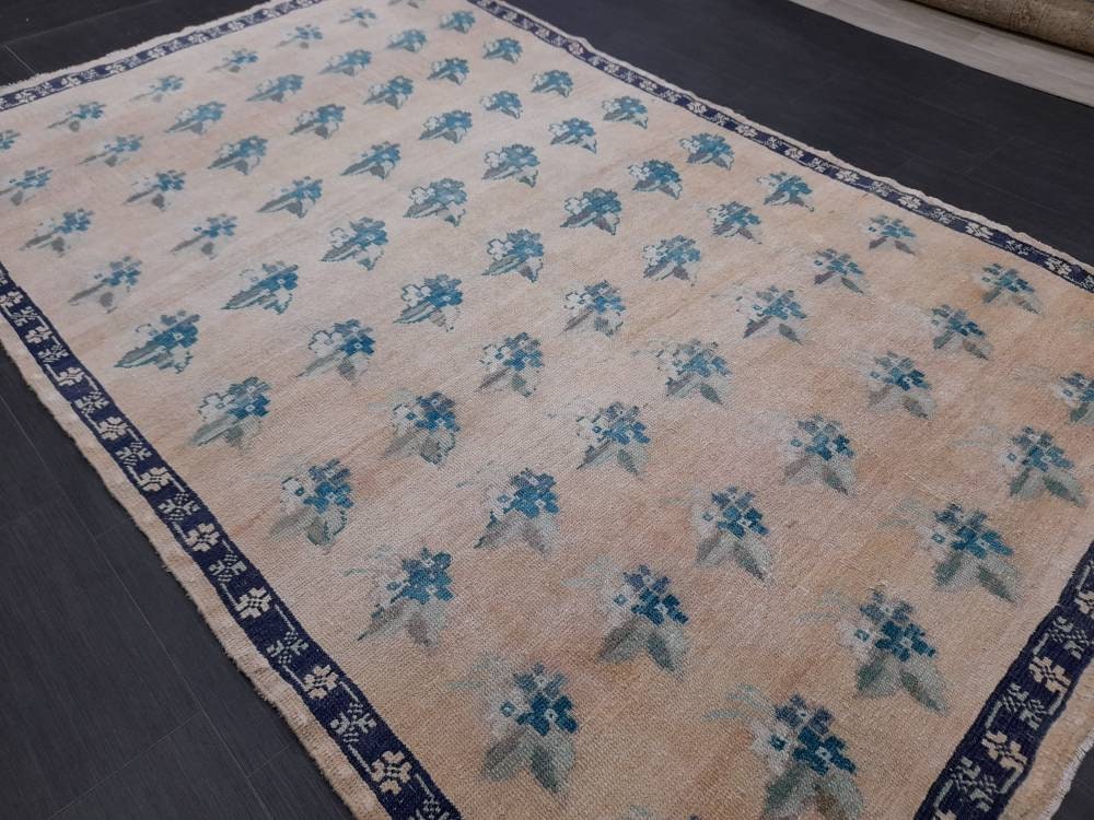 Beige Turkish Oushak Rug 5' 7" x 9' 3" Hand-Knotted view