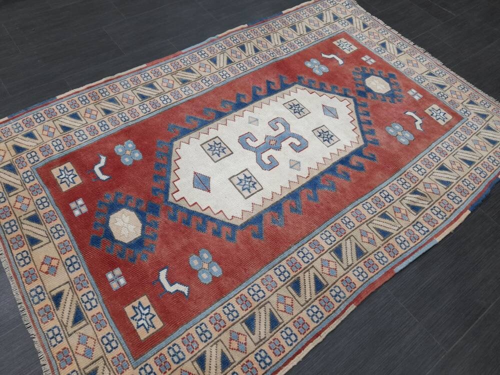 Tan Turkish Oushak Rug 4' 5" x 6' 4" Hand-Knotted detail