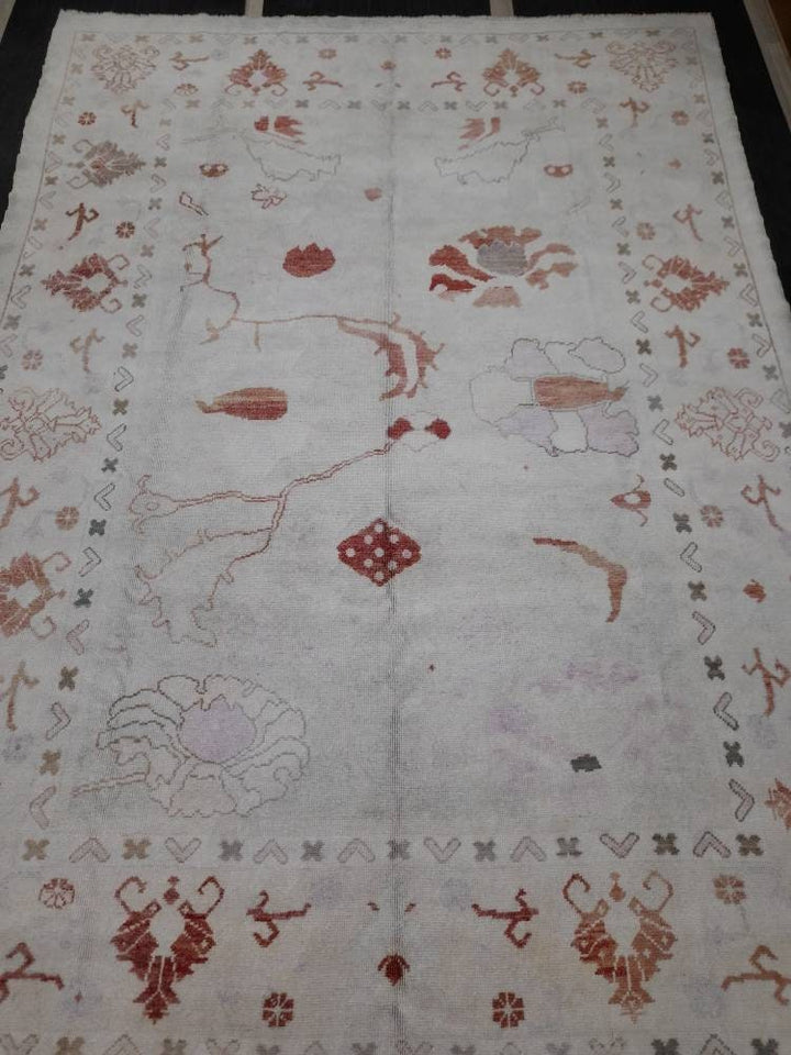 Beige Turkish Oushak Rug 8' 9" x 12' 4" Hand-Knotted texture