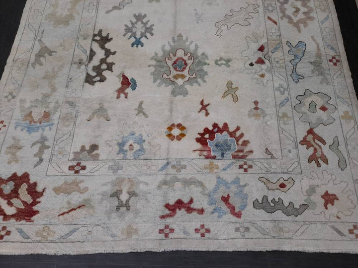 Beige Turkish Oushak Rug 8' 6" x 12' 2" Hand-Knotted pattern