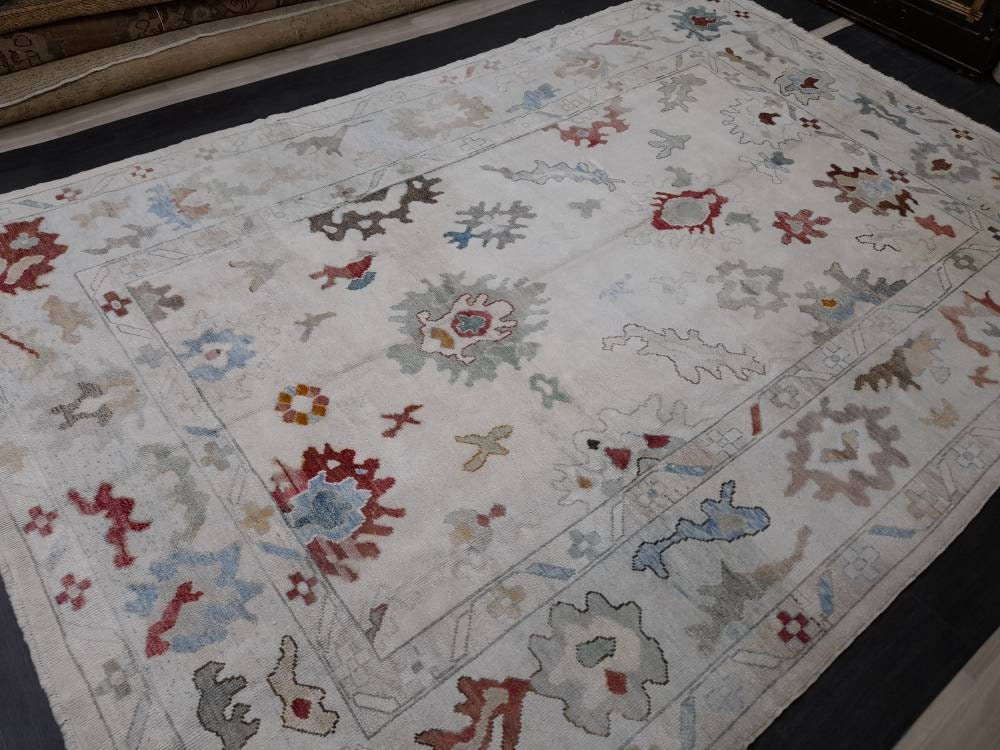 Beige Turkish Oushak Rug 8' 6" x 12' 2" Hand-Knotted detail